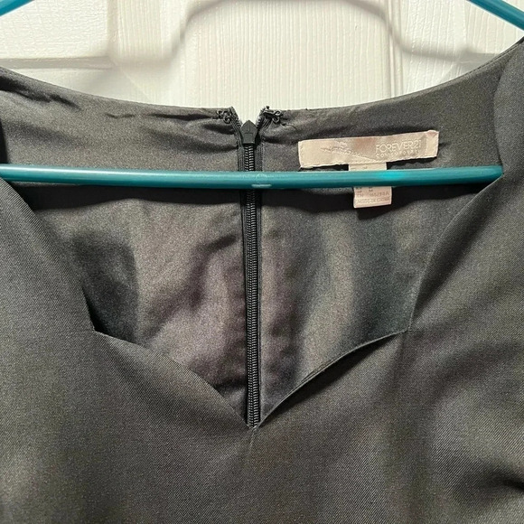 Forever 21 Sleeveless Black Dress size Med - Picture 3 of 5